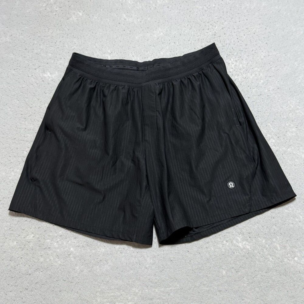 Lululemon Shorts Men’s XL Athletic Performance TENNIS Stretch Men’s XL in Black